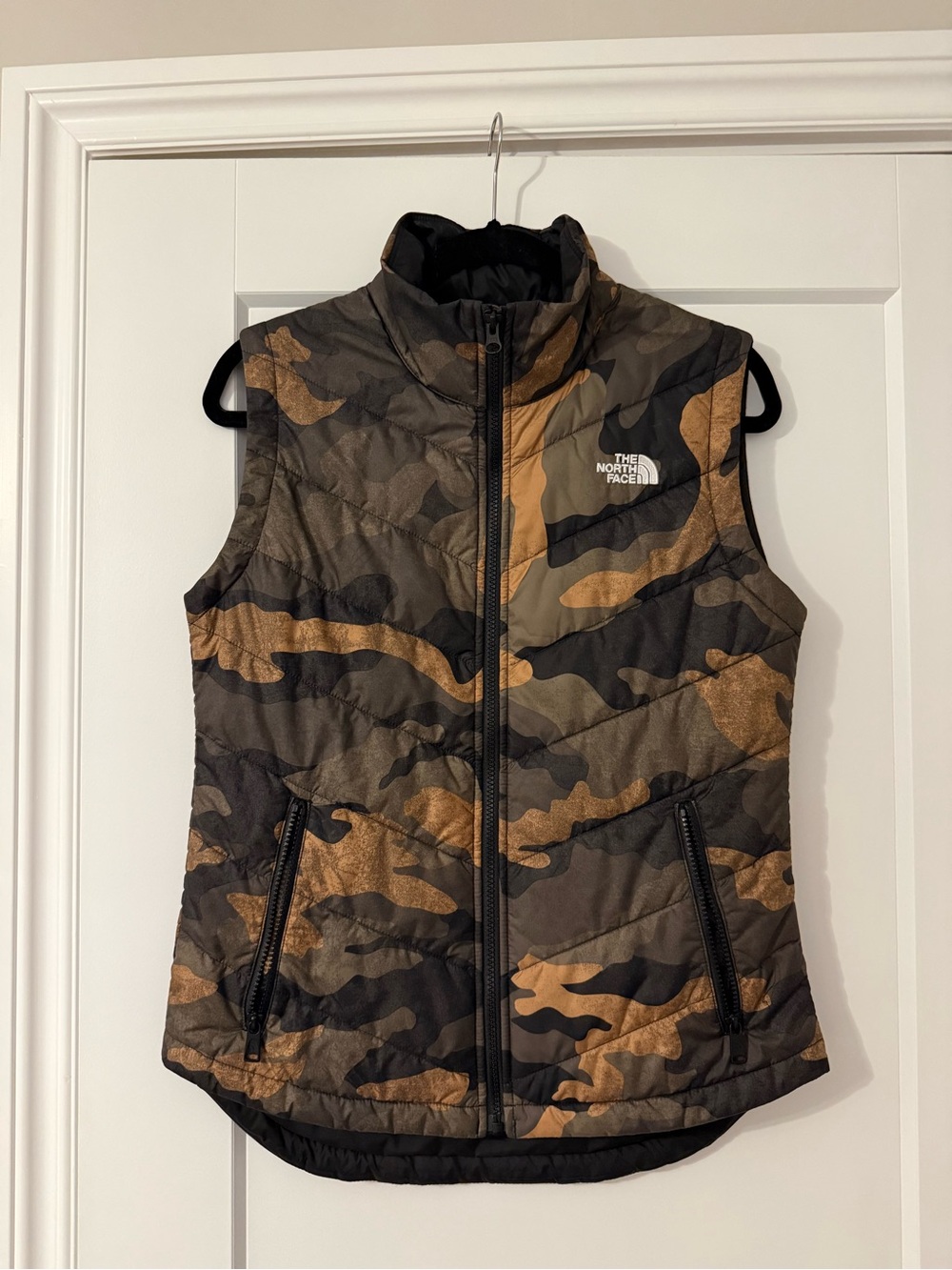 The North Face Women’s Camo Quilted Vest - Brown/Black